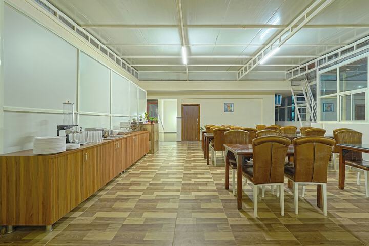 Dining 14 of 21
