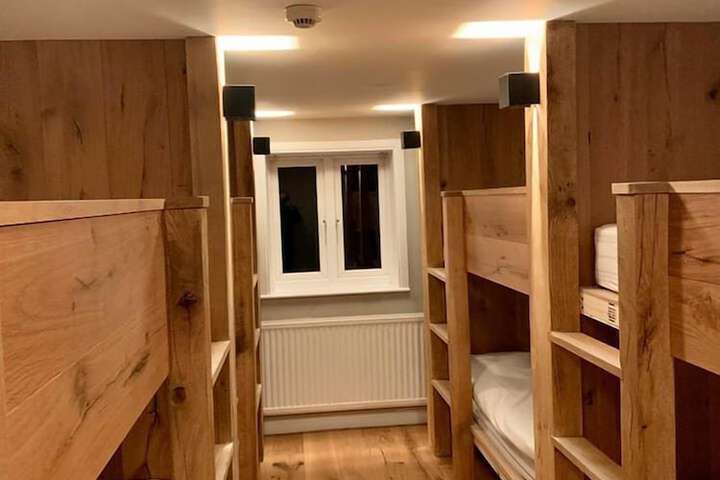 Room 3 of 40