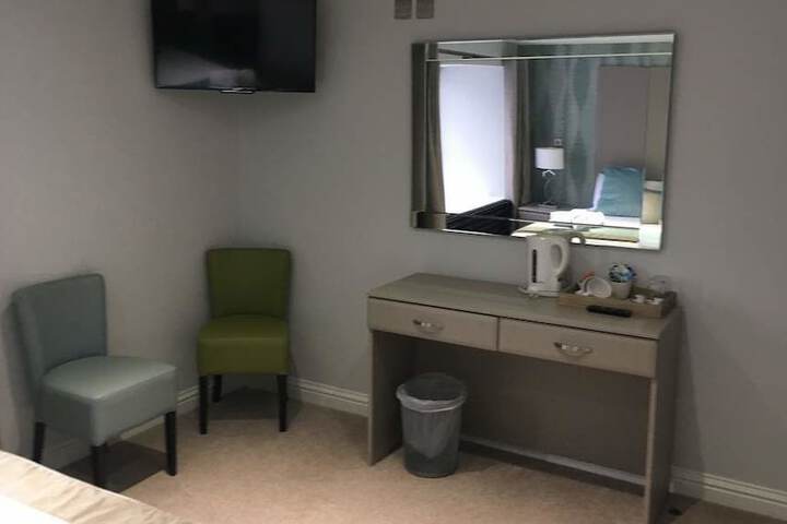 Room 11 of 17