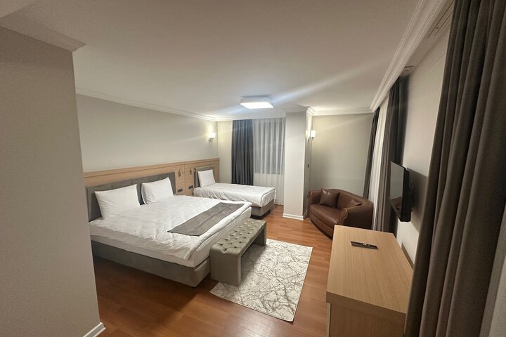 Room 6 of 68