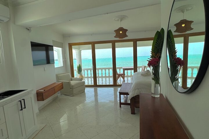 Room 2 of 32