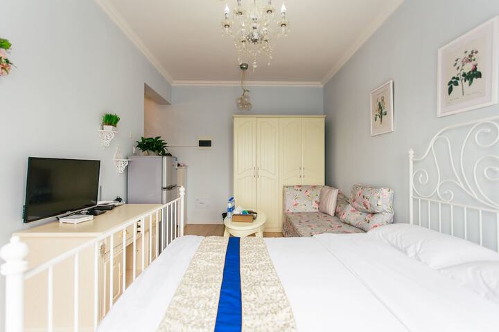 Room 8 of 36