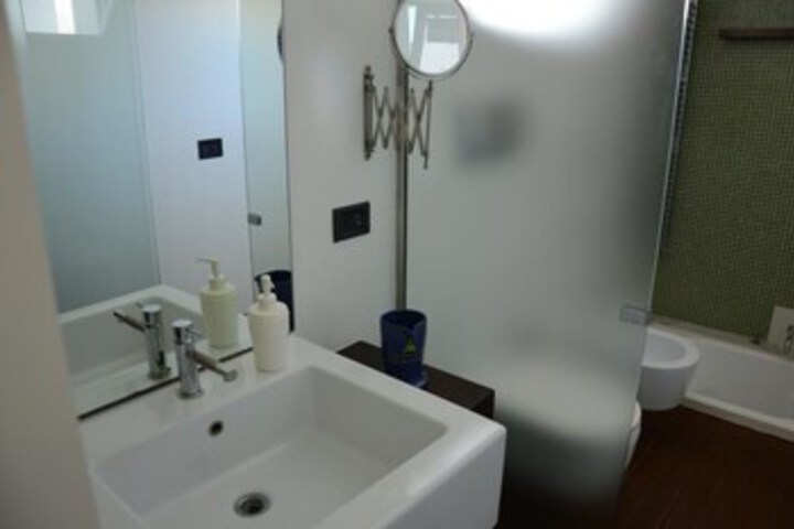 Room 2 of 14