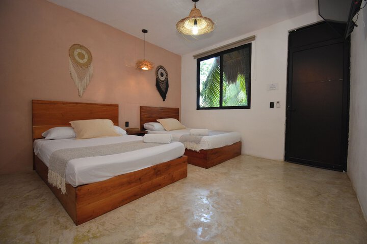 Room 4 of 28
