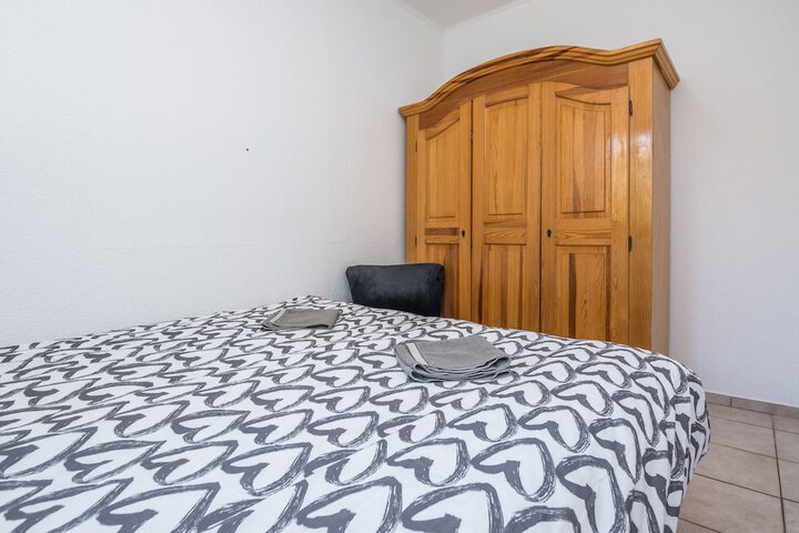 Room 3 of 20