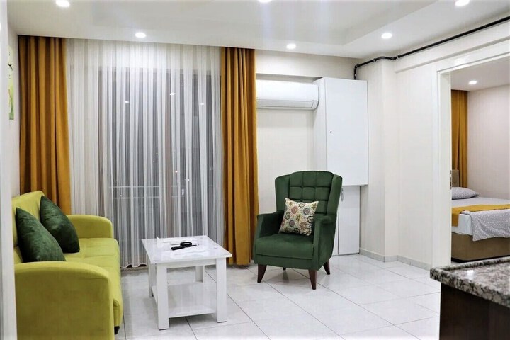 Room 13 of 16