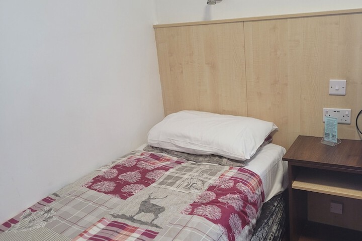 Room 13 of 104