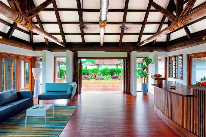 Entrance & Lobby