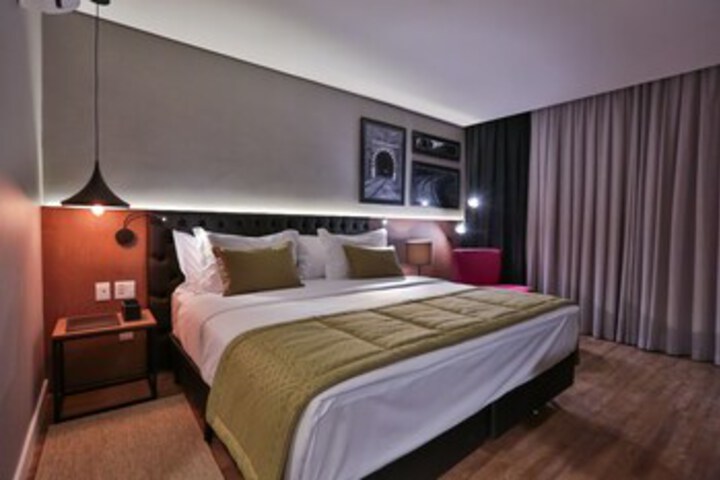 Room 9 of 13