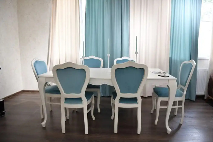 Room 5 of 15
