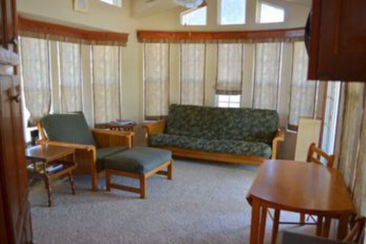 Room 105 of 148