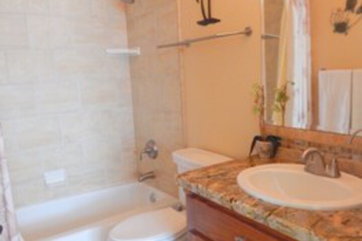 Room 4 of 33