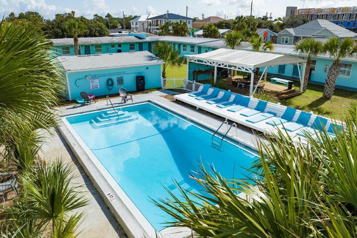 Bahama Breeze Suites