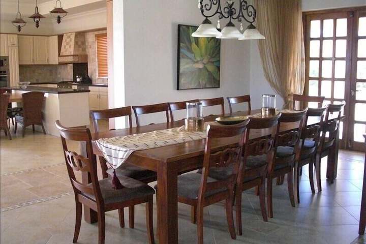 Dining 10 of 14