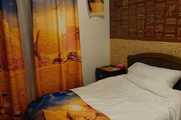 Room 9 of 82