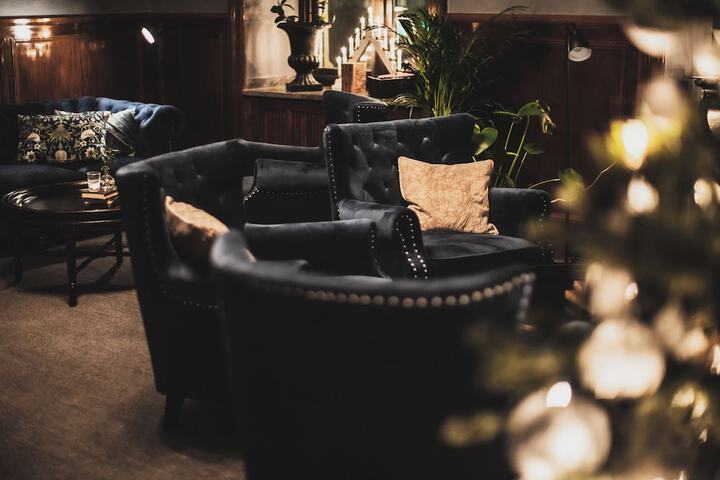 Lounge 18 of 29