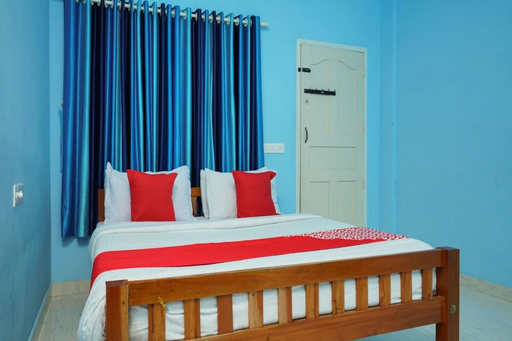 Room 6 of 14