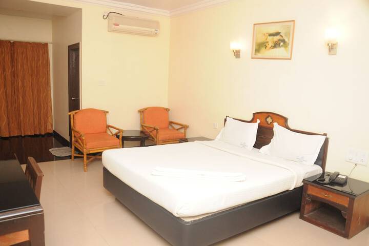 Room 12 of 38