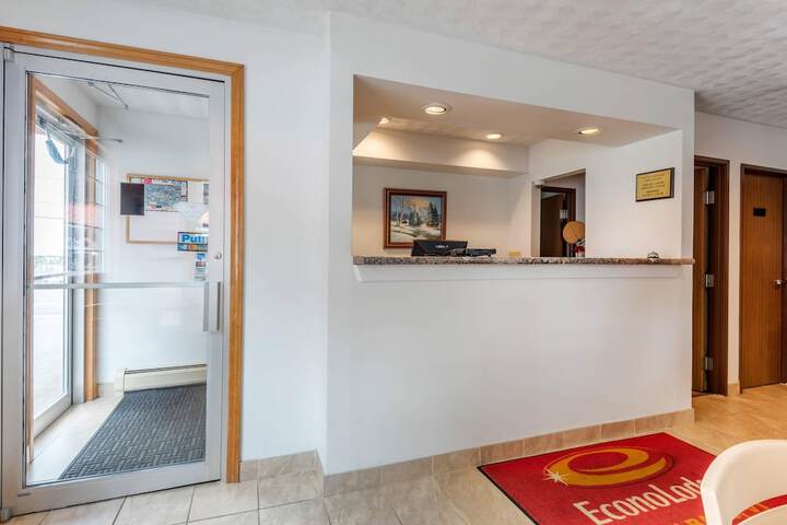 Entrance & Lobby