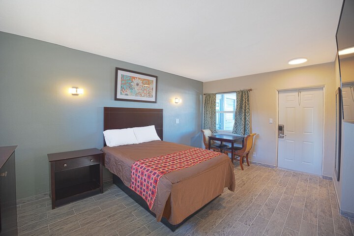 1 King Bed with Kitchenette (61 of 68)
