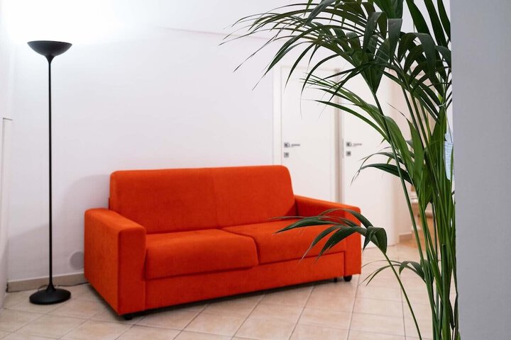Lounge 21 of 32