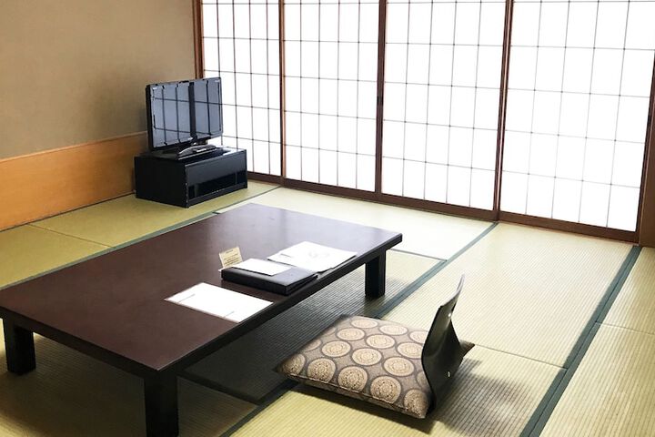 Room 15 of 50