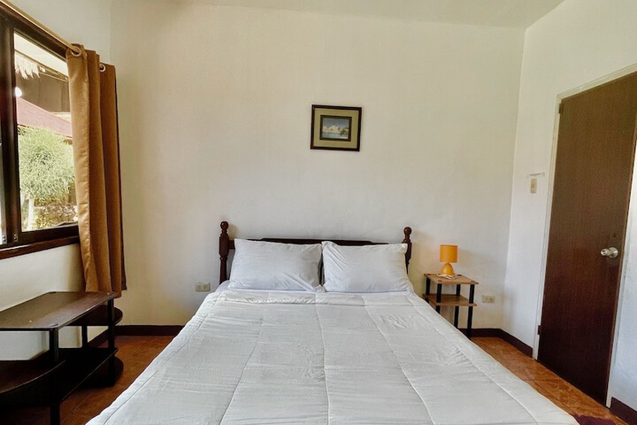 Room 35 of 74