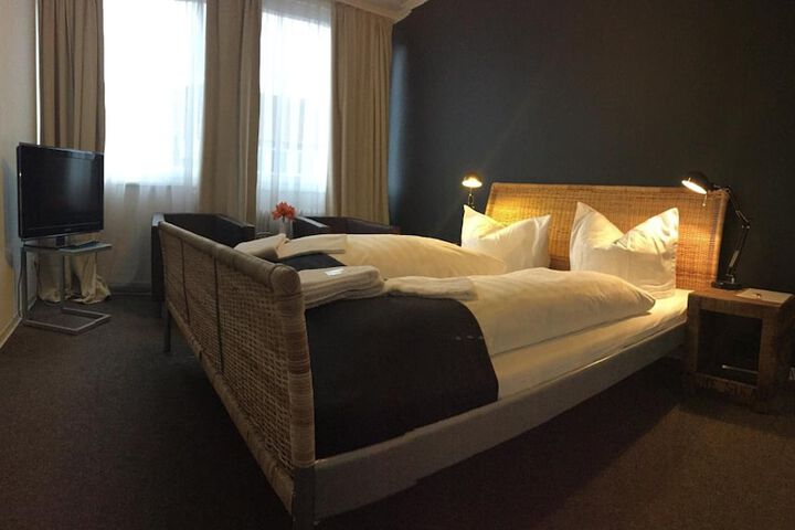 Room 4 of 70