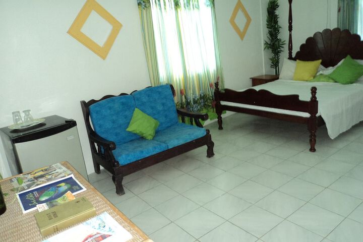 Room 4 of 13