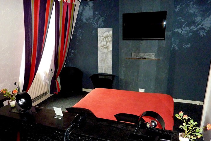 Room 12 of 118