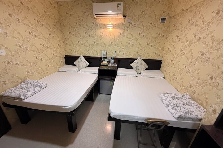 Room 17 of 139