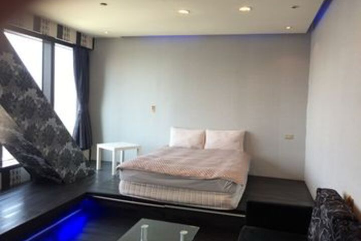 Room 37 of 73
