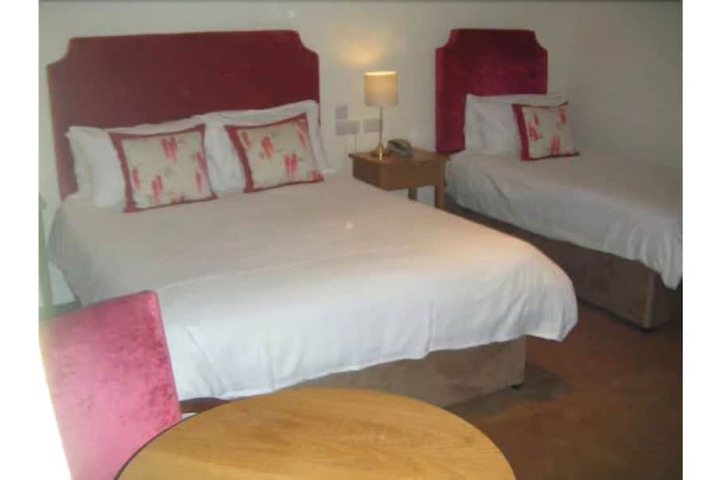 Room 4 of 42