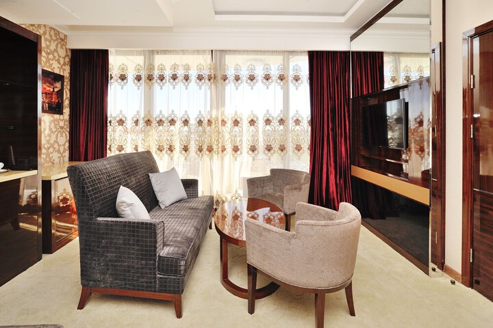 Room 21 of 37