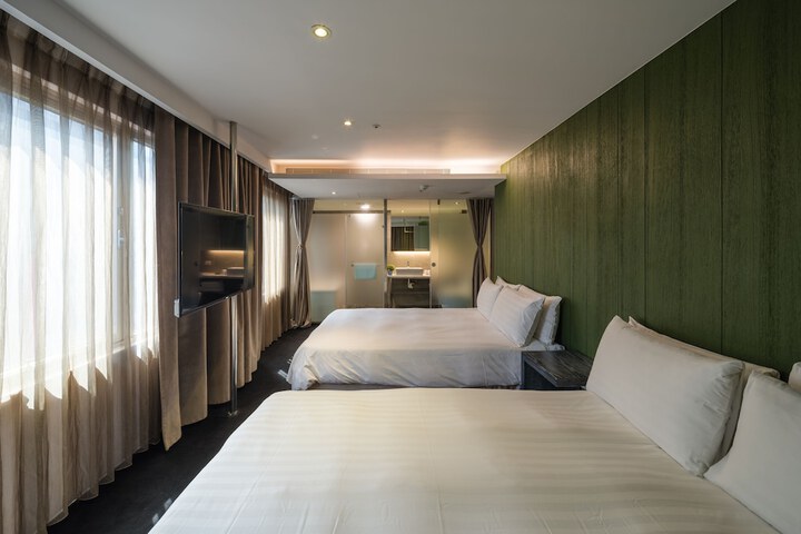 Room 30 of 79