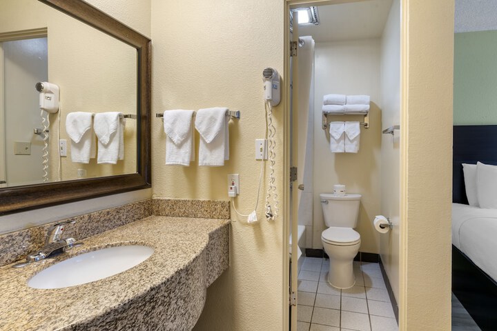Room 12 of 48