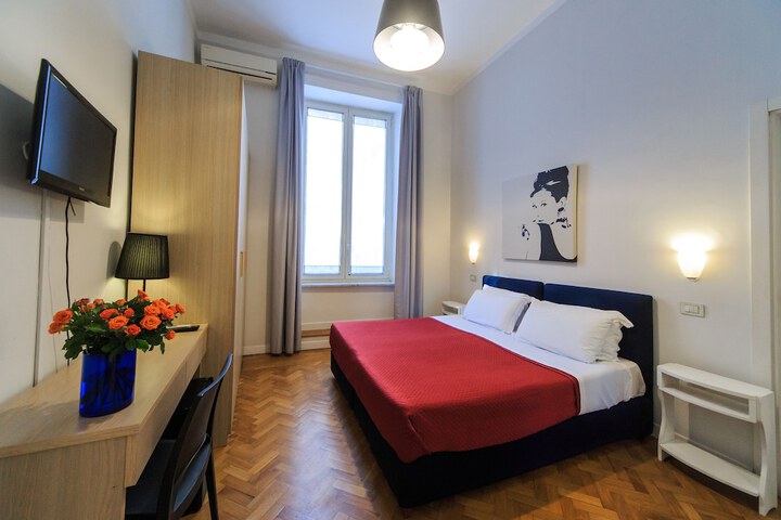 Room 13 of 30