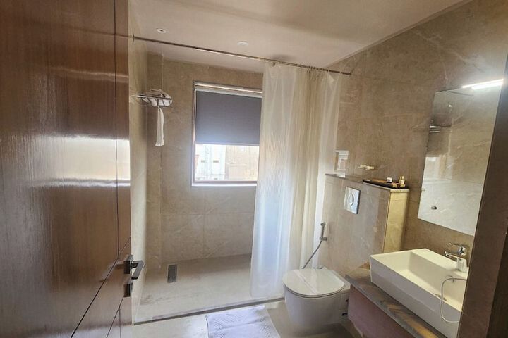 Room 14 of 35