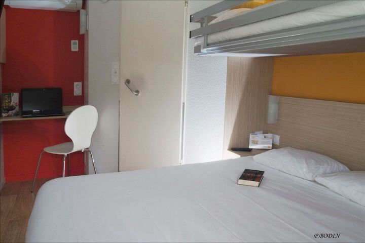 Room 8 of 32