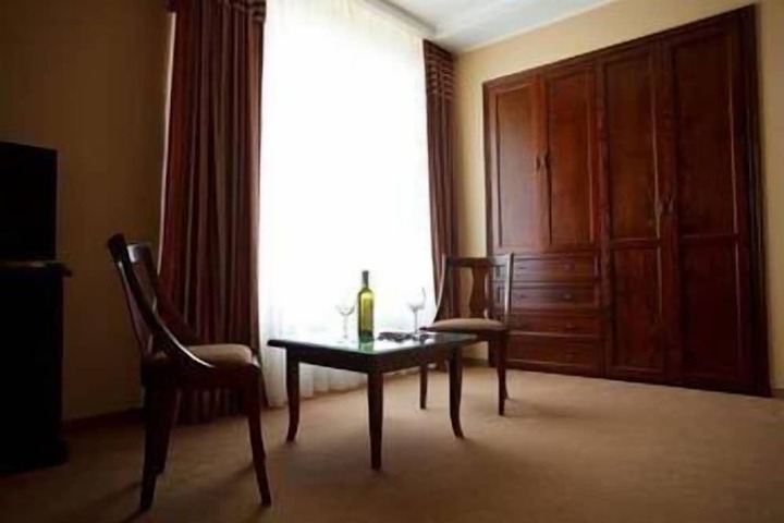 Room 17 of 52