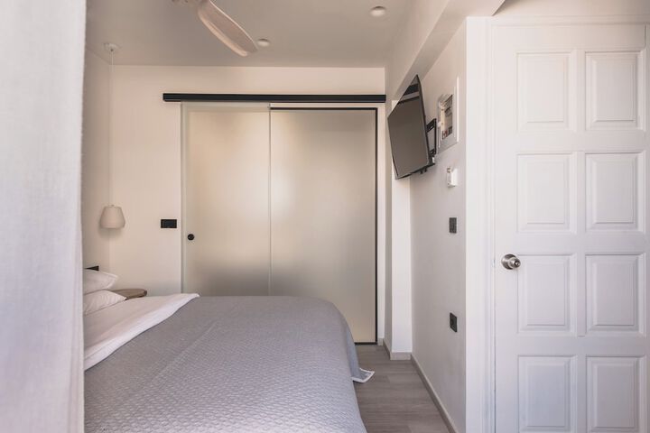 Room 32 of 57