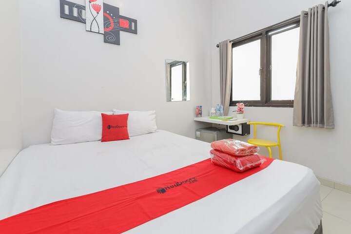 Room 2 of 28