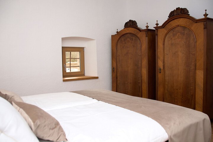 Room 6 of 120