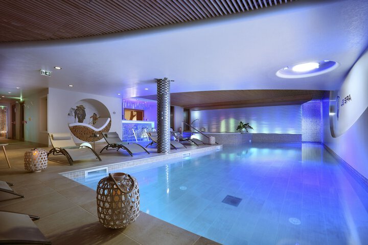 Pool 140 of 172