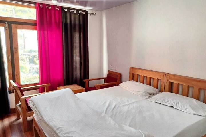 Room 3 of 10