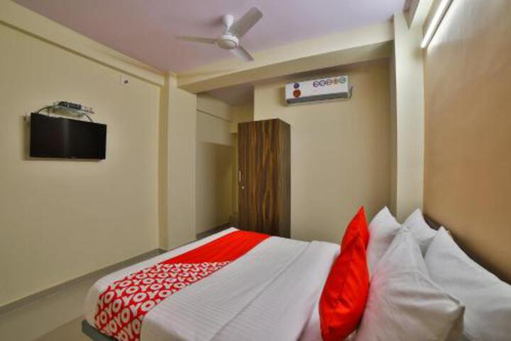 Madhuram Arcade by OYO Rooms