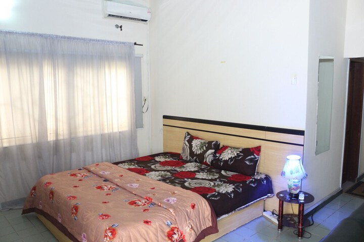 Room 11 of 22