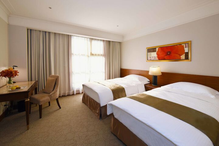 Room 10 of 29