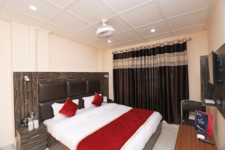 Room 6 of 23