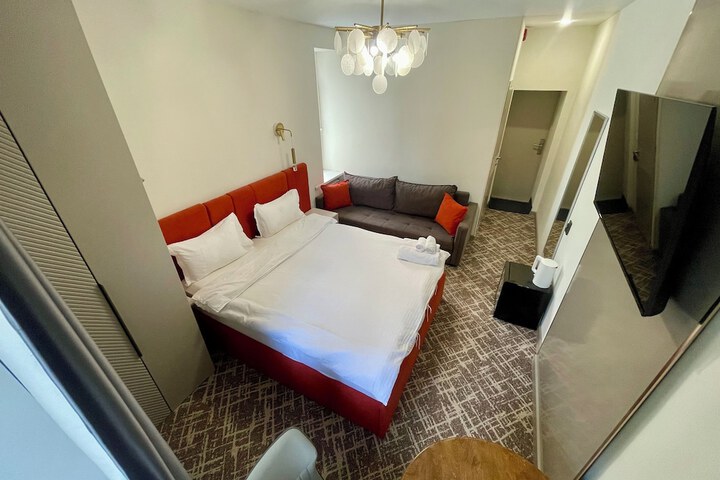 Room 78 of 127